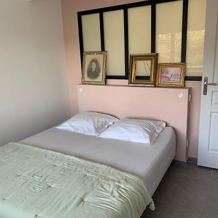Apartamento Saint-Péray : La Chapelle du Prieuré Exterior foto