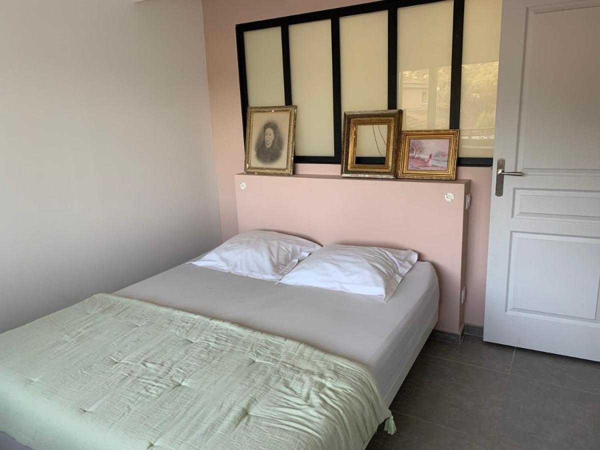 Apartamento Saint-Péray : La Chapelle du Prieuré Exterior foto